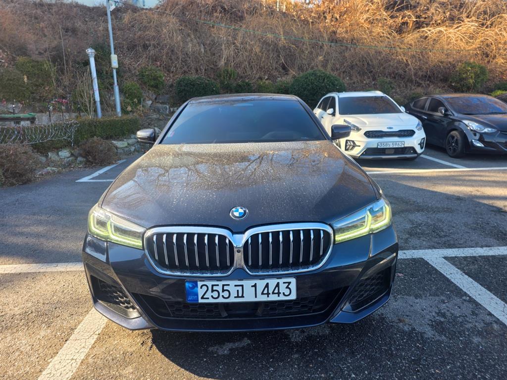 BMW 5 Series 2023 Negro - Importación desde Corea - HF Imports Iquique - Foto 1