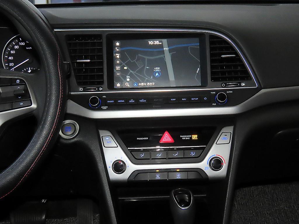 HYUNDAI Avante - Vista 11