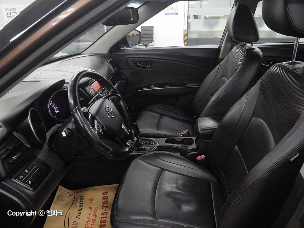 Ssangyong Tivoli - Vista 10