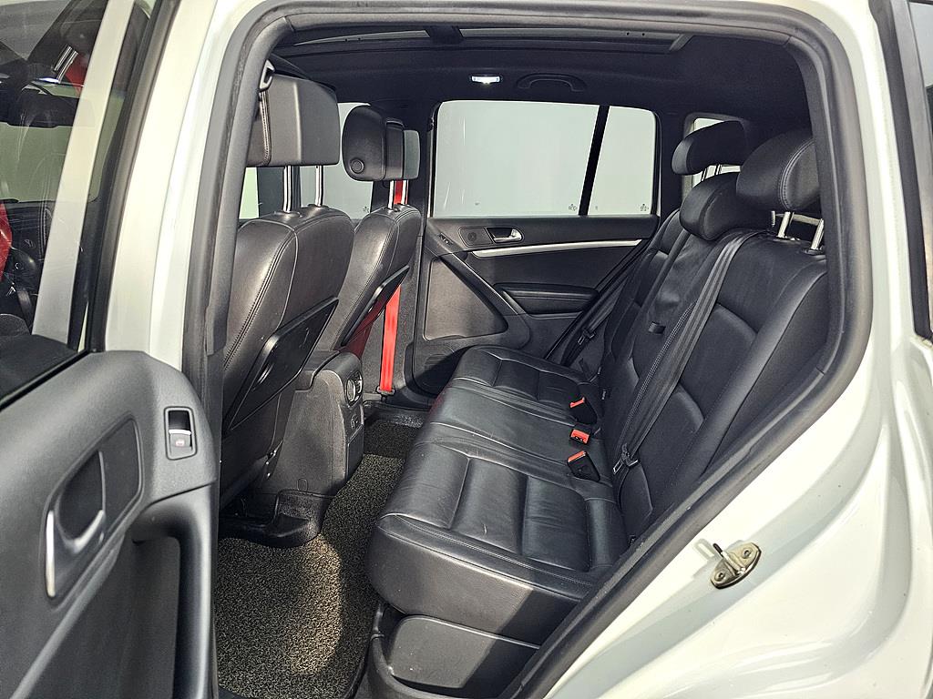 Volkswagen Tiguan - Vista 8