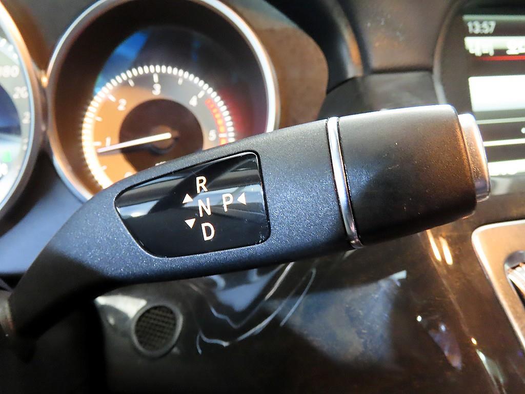 Mercedes Benz CLS Class - Vista 12