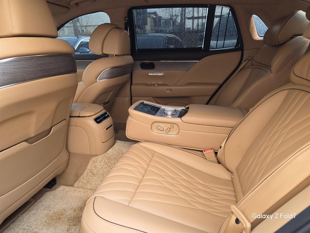 Genesis G90 - Vista 2