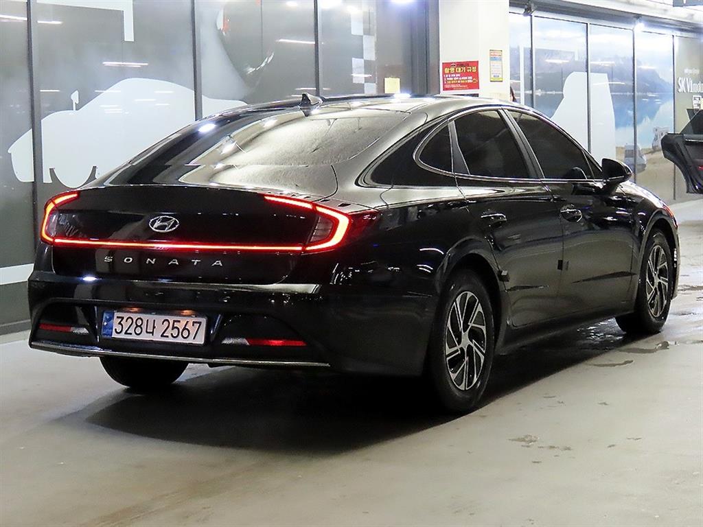 HYUNDAI Sonata - Vista 4