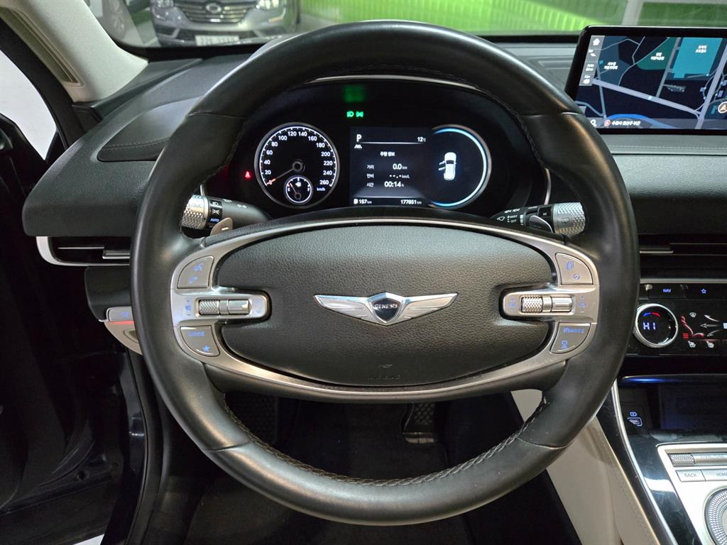 Genesis GV80 - Vista 9