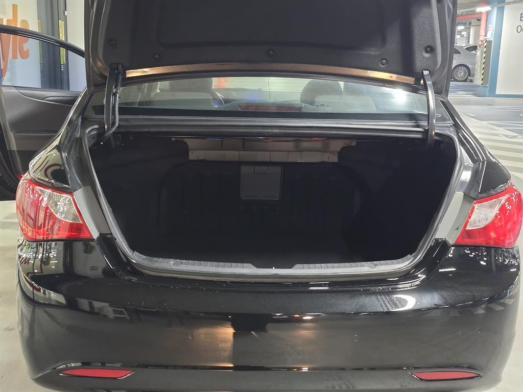 HYUNDAI Sonata - Vista 6