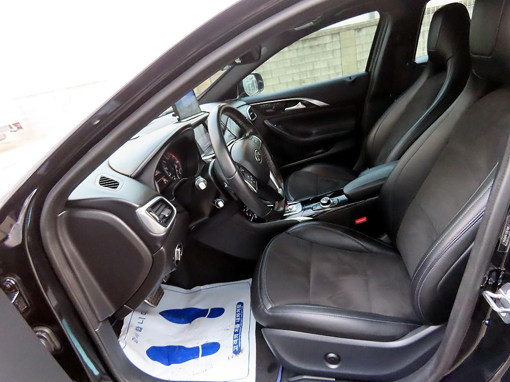 Infiniti Q - Vista 5