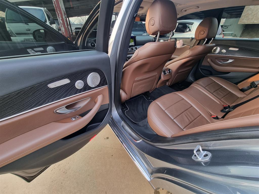 Mercedes Benz E class 2019 Gris - Importación desde Corea - HF Imports Iquique - Foto 19
