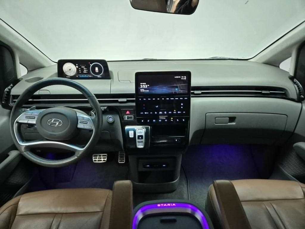 HYUNDAI Staria - Vista 7