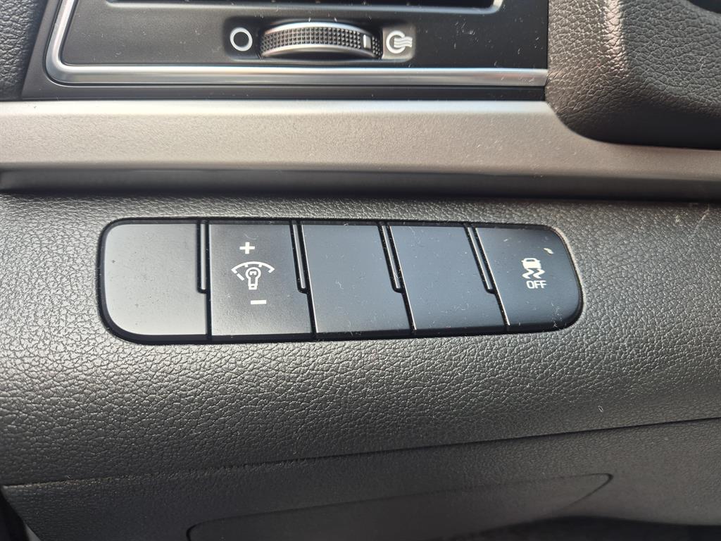 HYUNDAI Avante - Vista 11