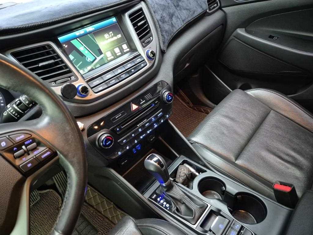 HYUNDAI Tucson - Vista 10