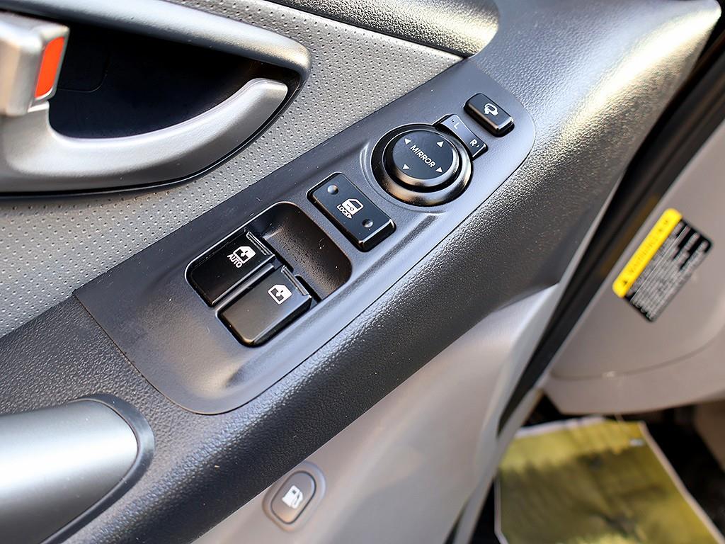 HYUNDAI Starex 2016 Negro - Importación desde Corea - HF Imports Iquique - Foto 12