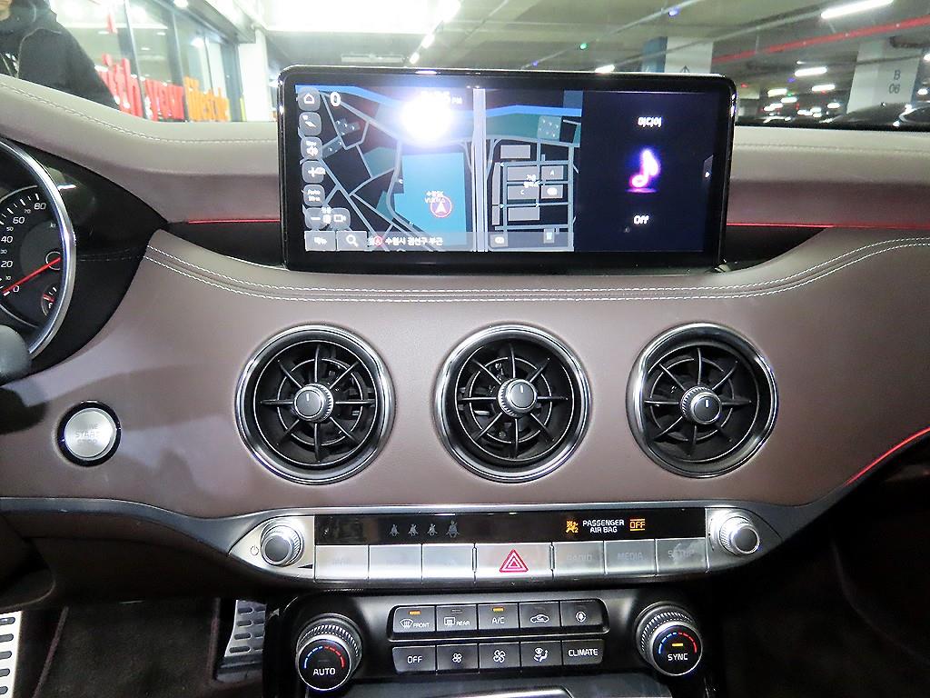 KIA Stinger - Vista 11