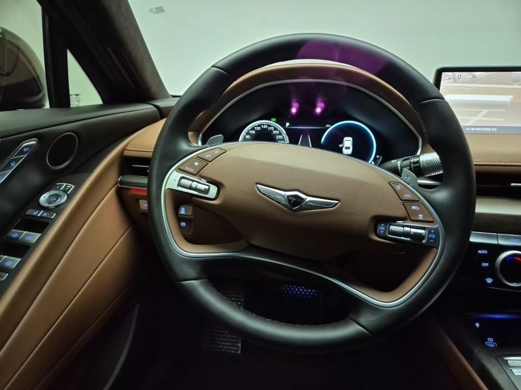 Genesis G80 - Vista 9