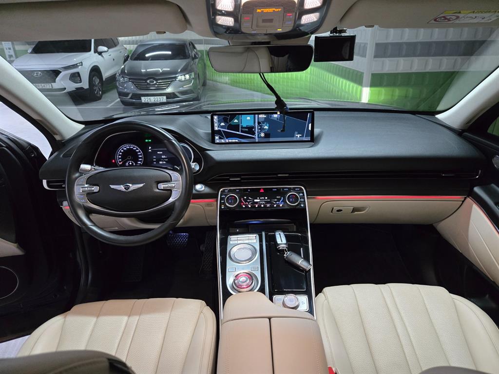 Genesis GV80 - Vista 8