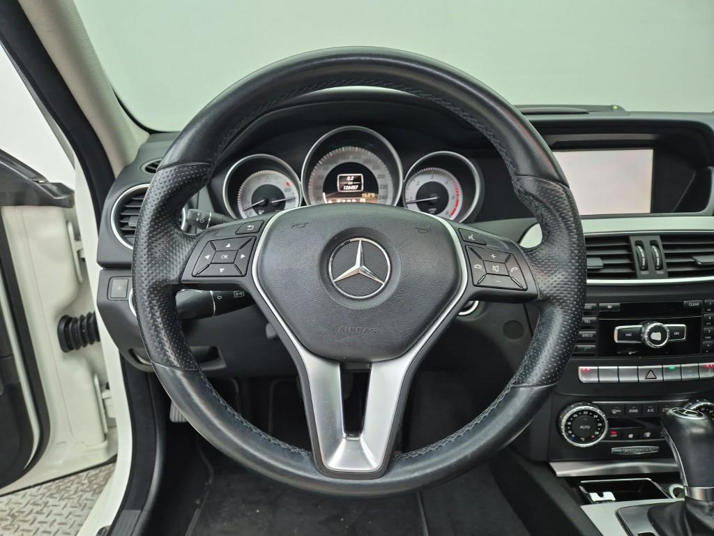 Mercedes Benz C Class - Vista 9