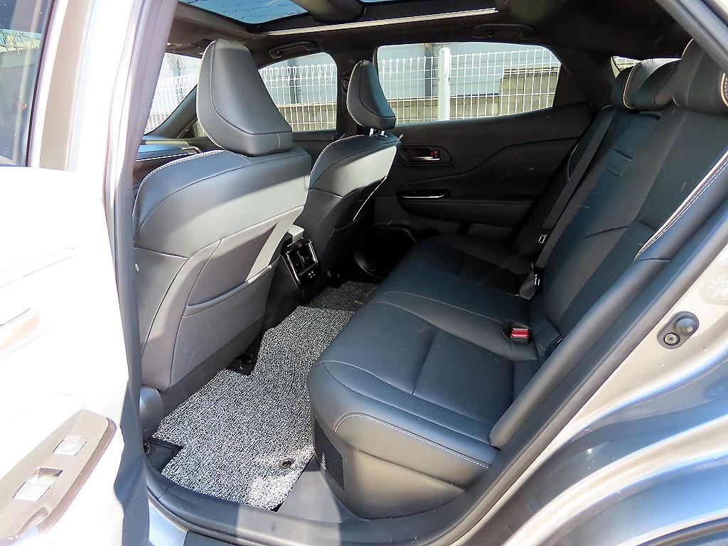 Toyota Crown - Vista 6