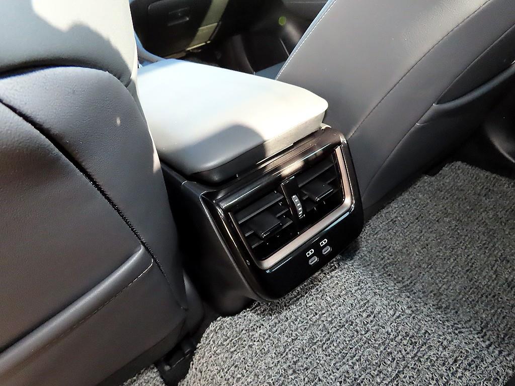 Toyota Crown 2024 Gris - Importación desde Corea - HF Imports Iquique - Foto 17