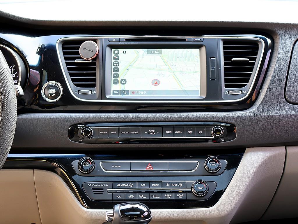 KIA Carnival 2016 Plateado - Importación desde Corea - HF Imports Iquique - Foto 9