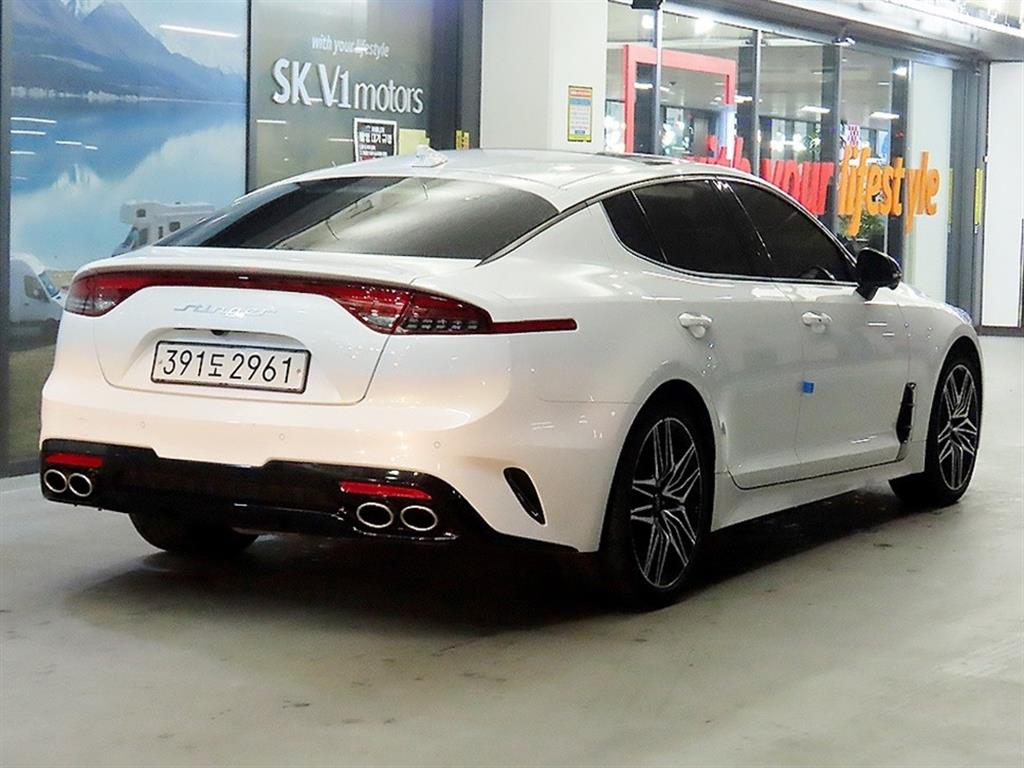 KIA Stinger - Vista 4