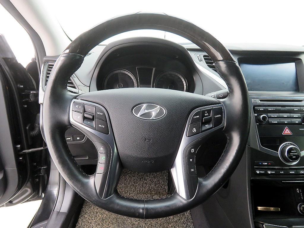 HYUNDAI Grandeur - Vista 10