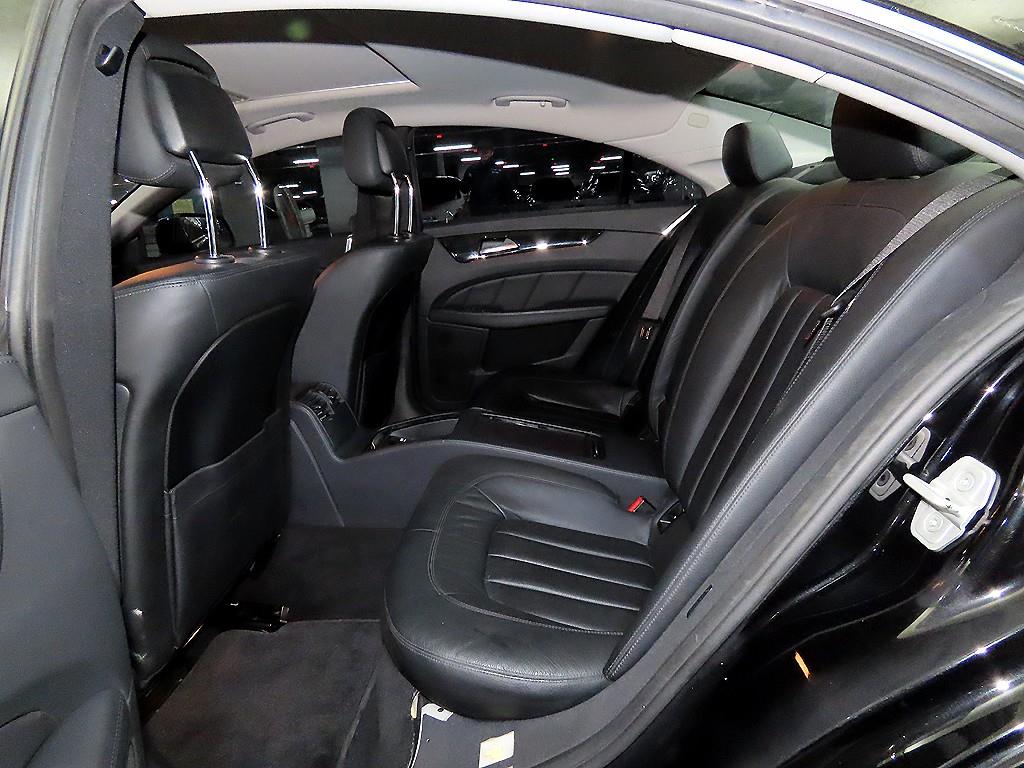 Mercedes Benz CLS Class - Vista 7