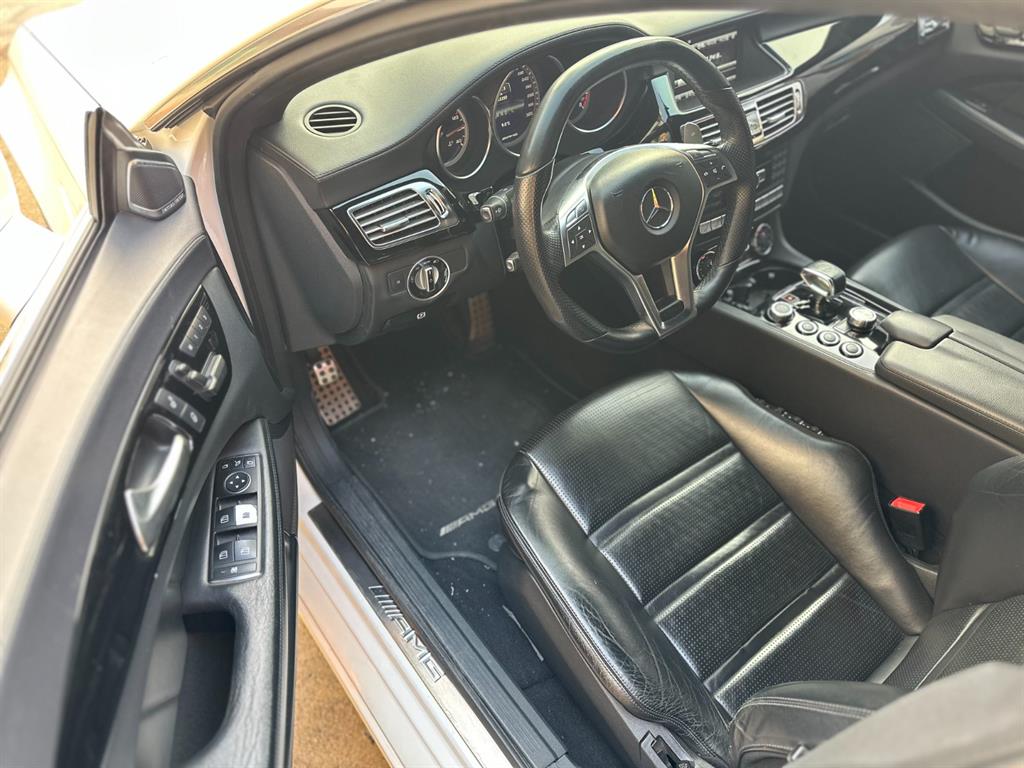 Mercedes Benz CLS Class - Vista 8