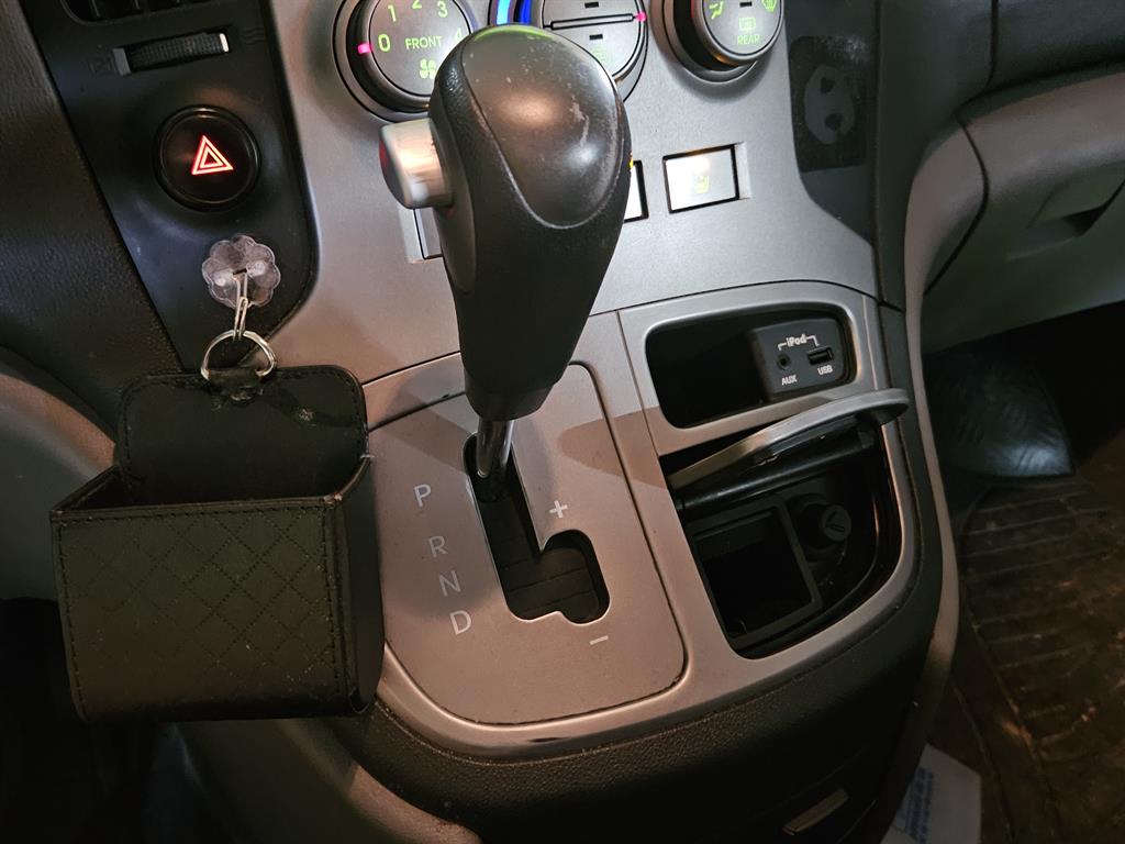 HYUNDAI Starex - Vista 6