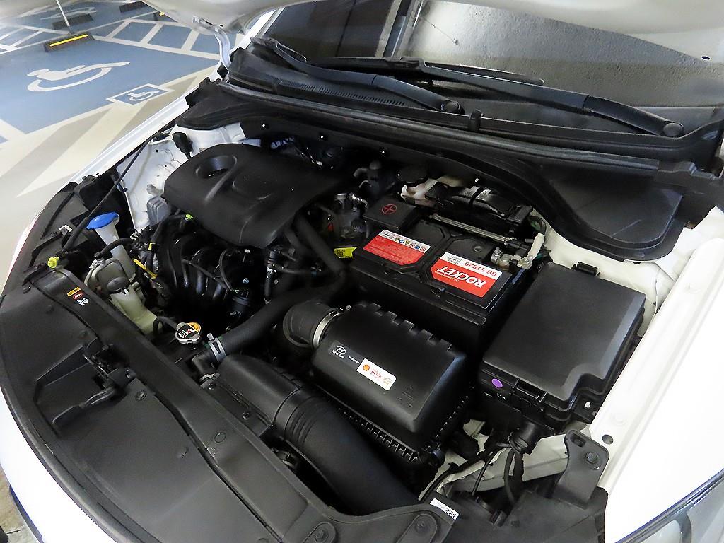 HYUNDAI Avante 2018 Blanco - Importación desde Corea - HF Imports Iquique - Foto 18