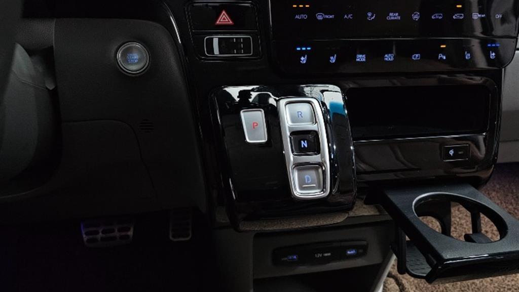 HYUNDAI Staria - Vista 9