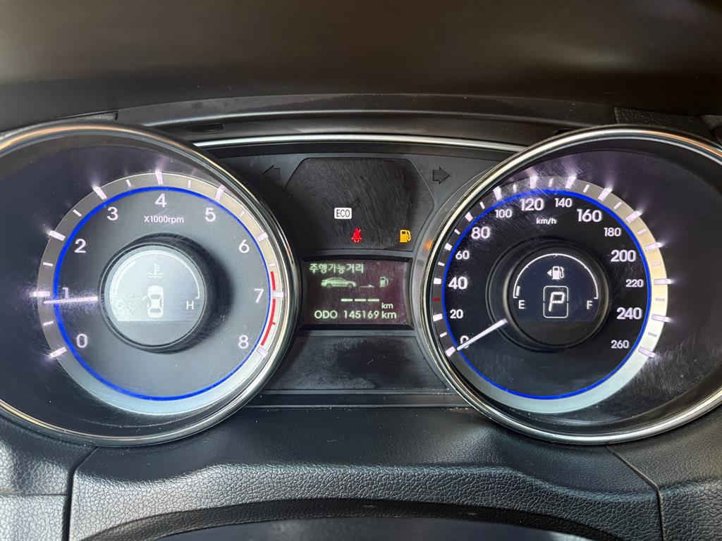 HYUNDAI Sonata - Vista 6