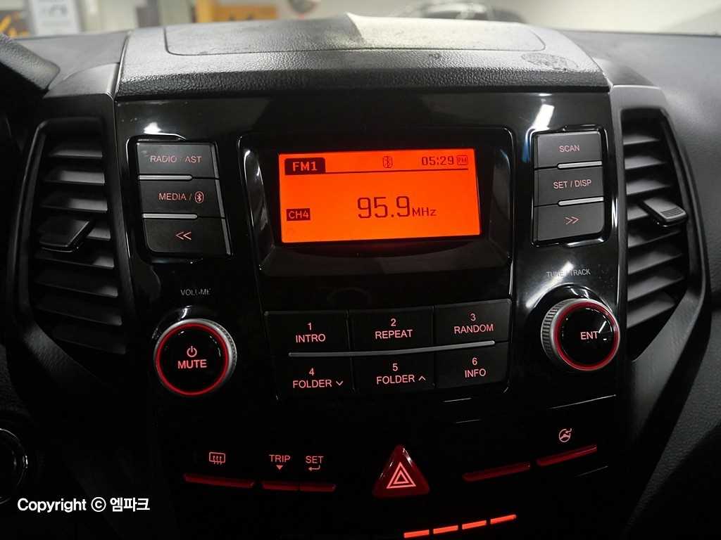 Ssangyong Tivoli 2016 Café - Importación desde Corea - HF Imports Iquique - Foto 13