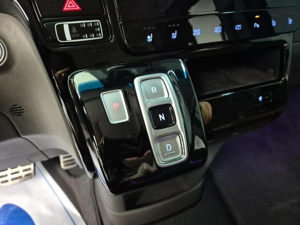 HYUNDAI Staria - Vista 12