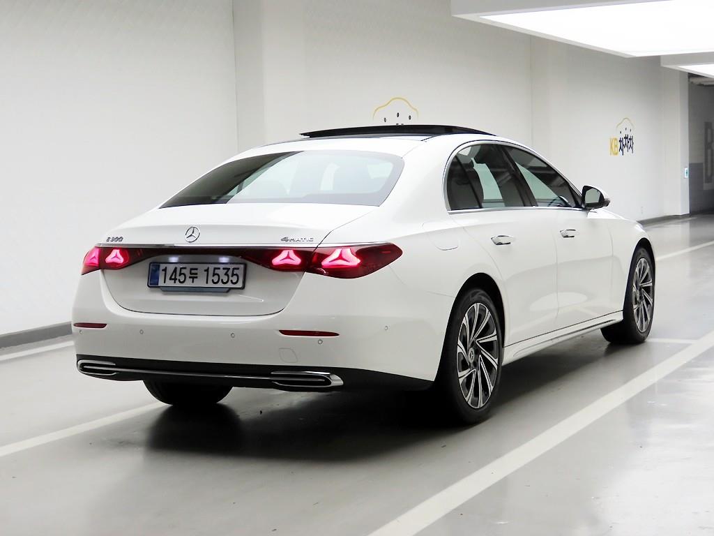 Mercedes Benz E class - Vista 4