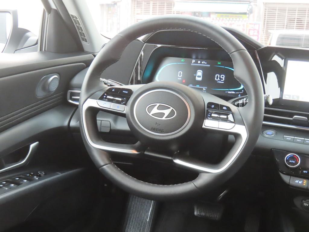 HYUNDAI Avante 2025 Blanco - Importación desde Corea - HF Imports Iquique - Foto 18