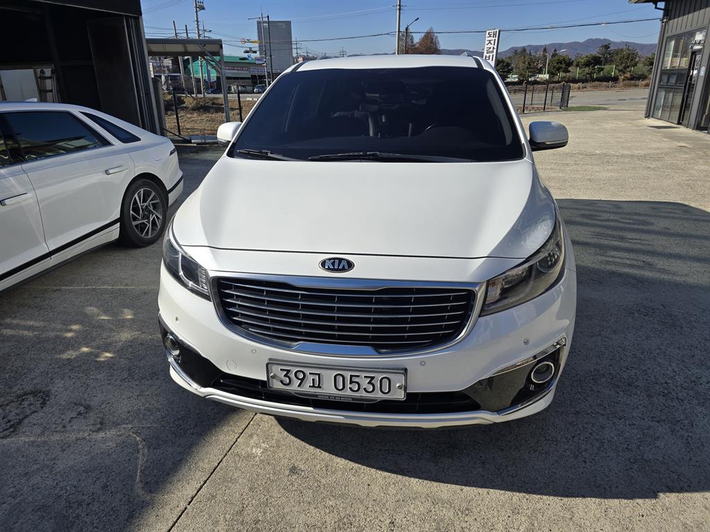 KIA Carnival 2016 Blanco - Importación desde Corea - HF Imports Iquique - Foto 1