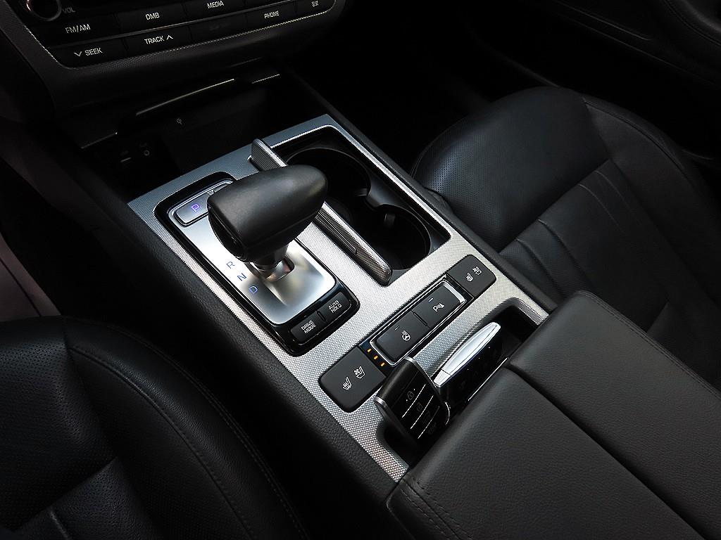 Genesis G80 - Vista 10