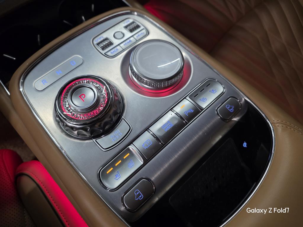 Genesis G90 - Vista 9