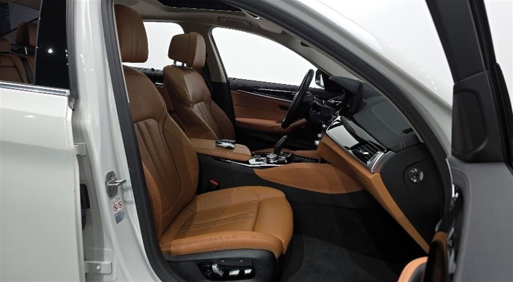 BMW 5 Series - Vista 8