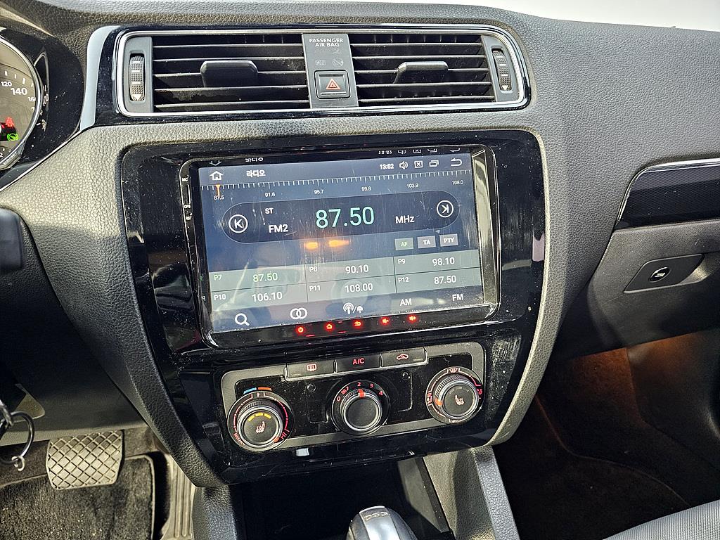 Volkswagen Jetta 2015 Plateado - Importación desde Corea - HF Imports Iquique - Foto 13