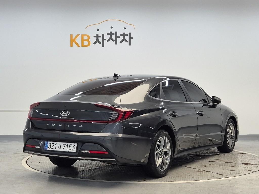 HYUNDAI Sonata - Vista 4