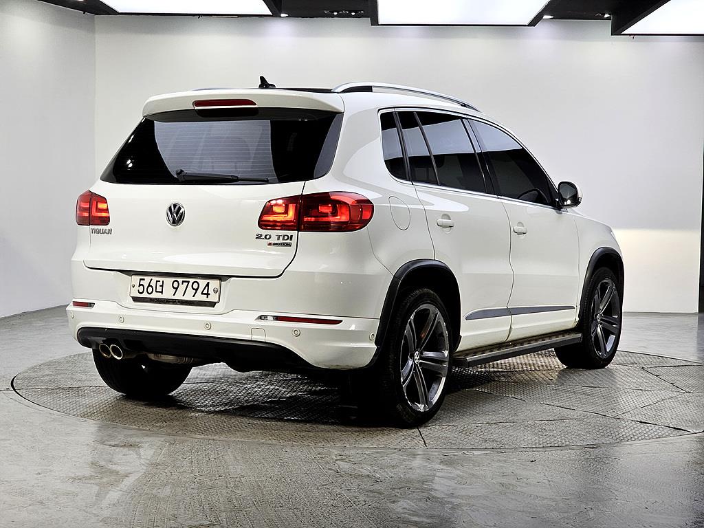 Volkswagen Tiguan - Vista 4