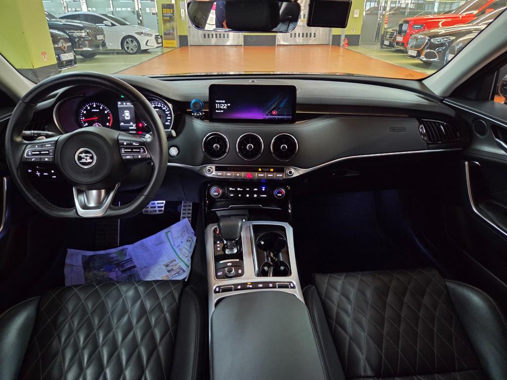 KIA Stinger - Vista 12