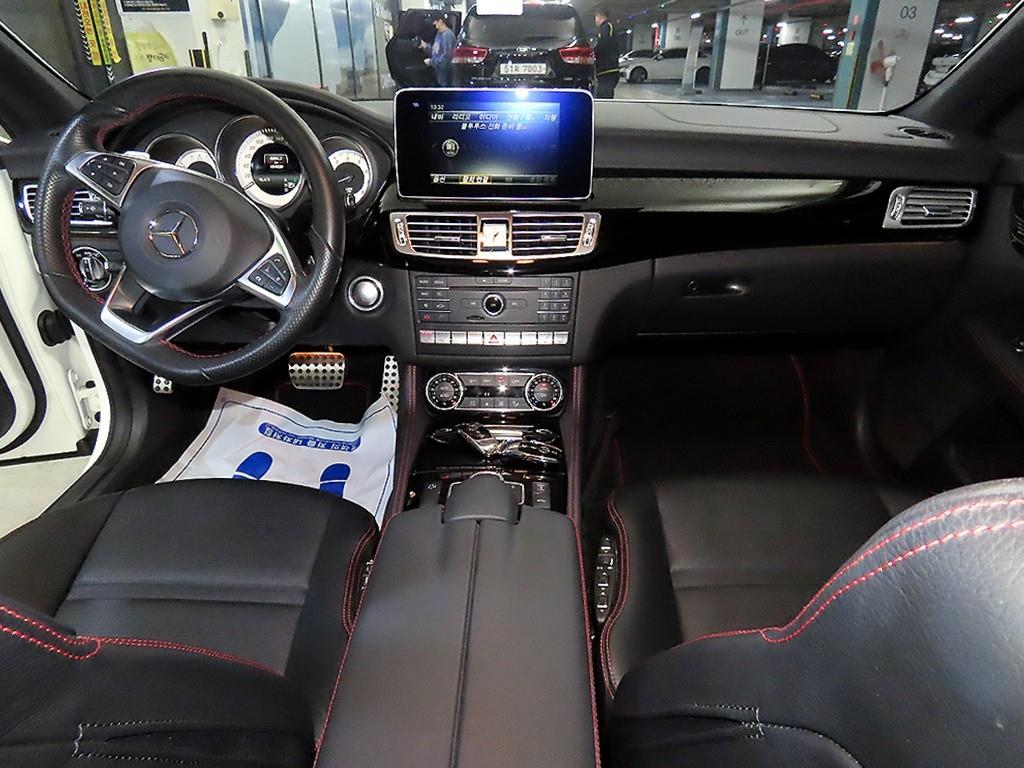 Mercedes Benz CLS Class - Vista 10