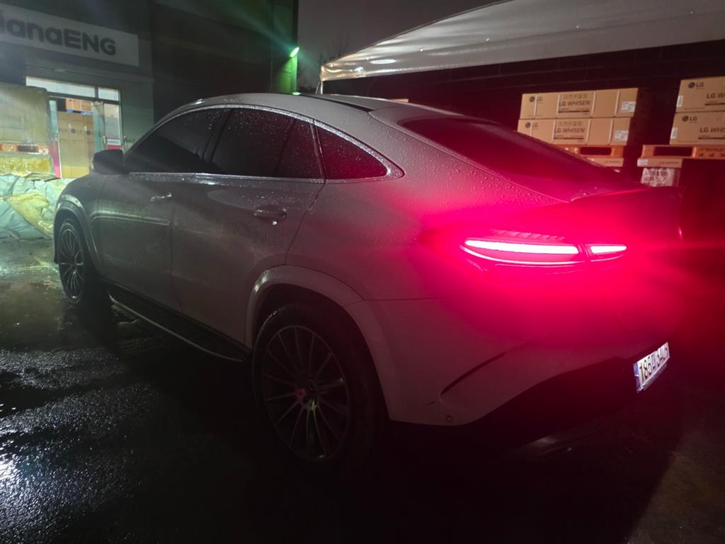 Mercedes Benz GLE Class - Vista 6