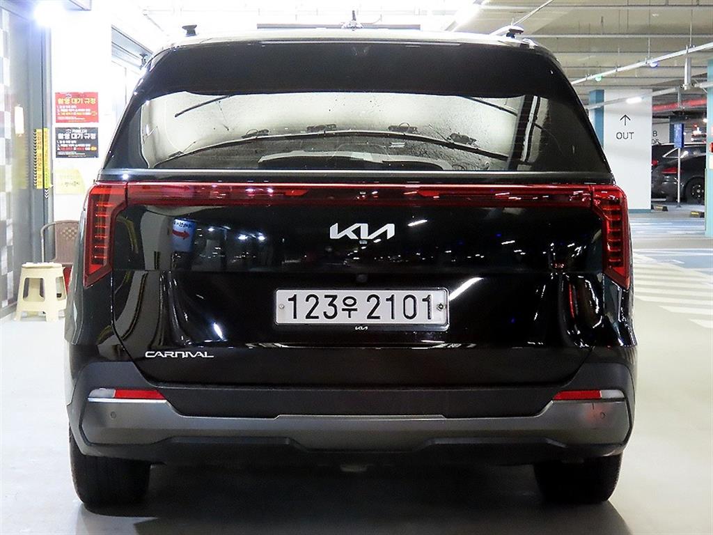 KIA Carnival - Vista 5