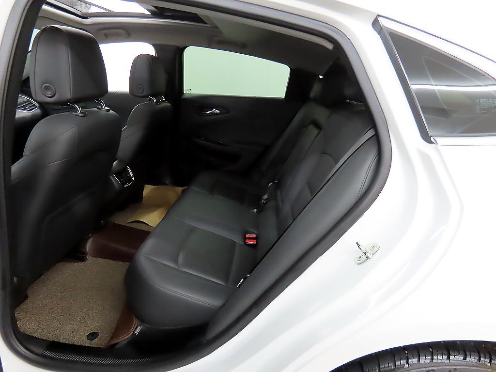 Chevrolet Malibu - Vista 6