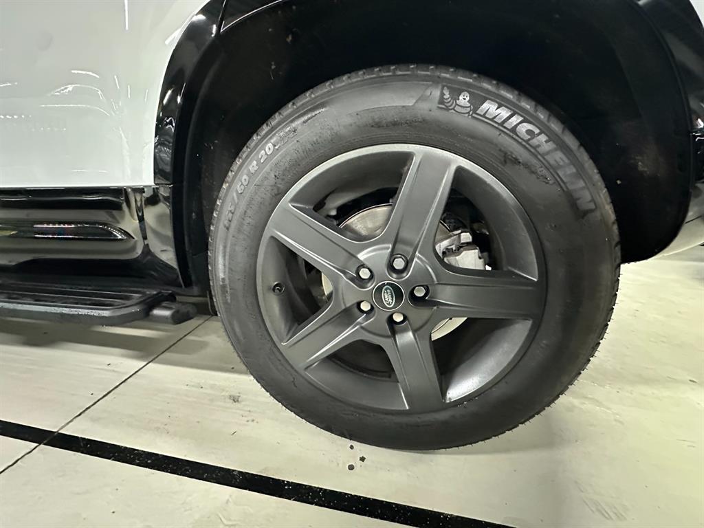 Land Rover Defender - Vista 5