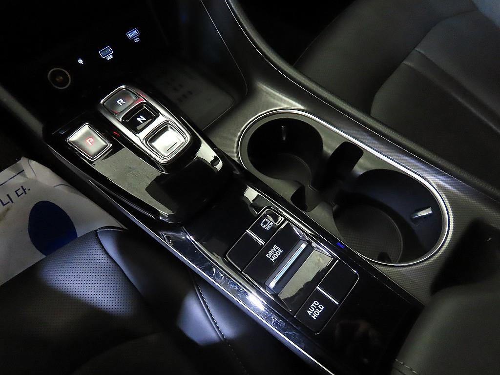 HYUNDAI Sonata - Vista 12