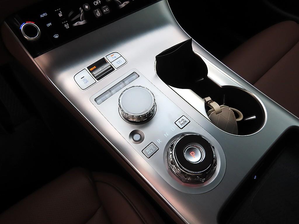 Genesis GV70 - Vista 11