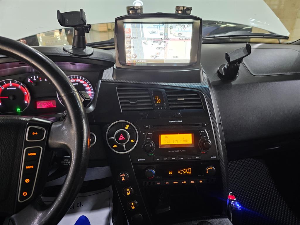 Ssangyong Korando - Vista 12